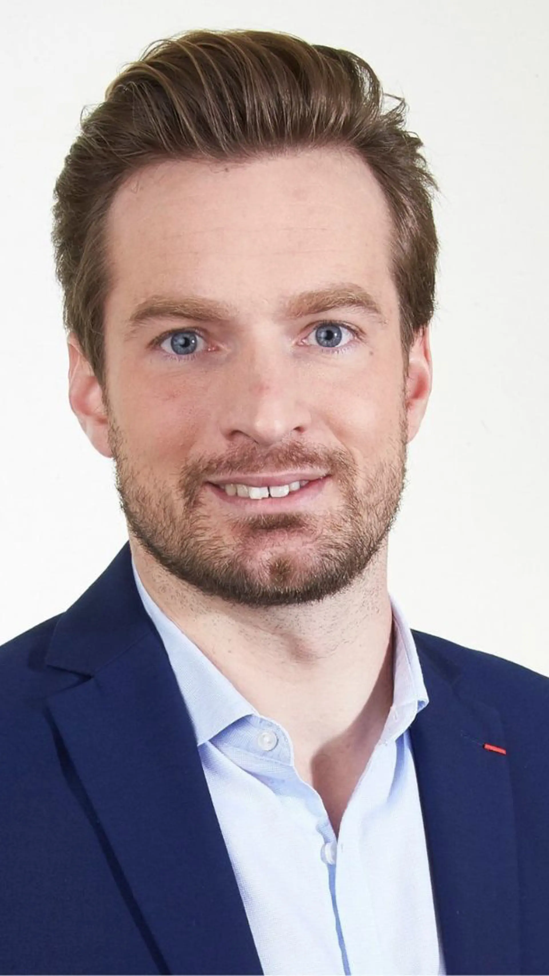Charles Rozoy - <p class="isSelectedEnd">Champion paralympique et conférencier, Charles Rozoy transforme son parcours de résilience en clés concrètes pour rebondir et viser l’excellence.</p>