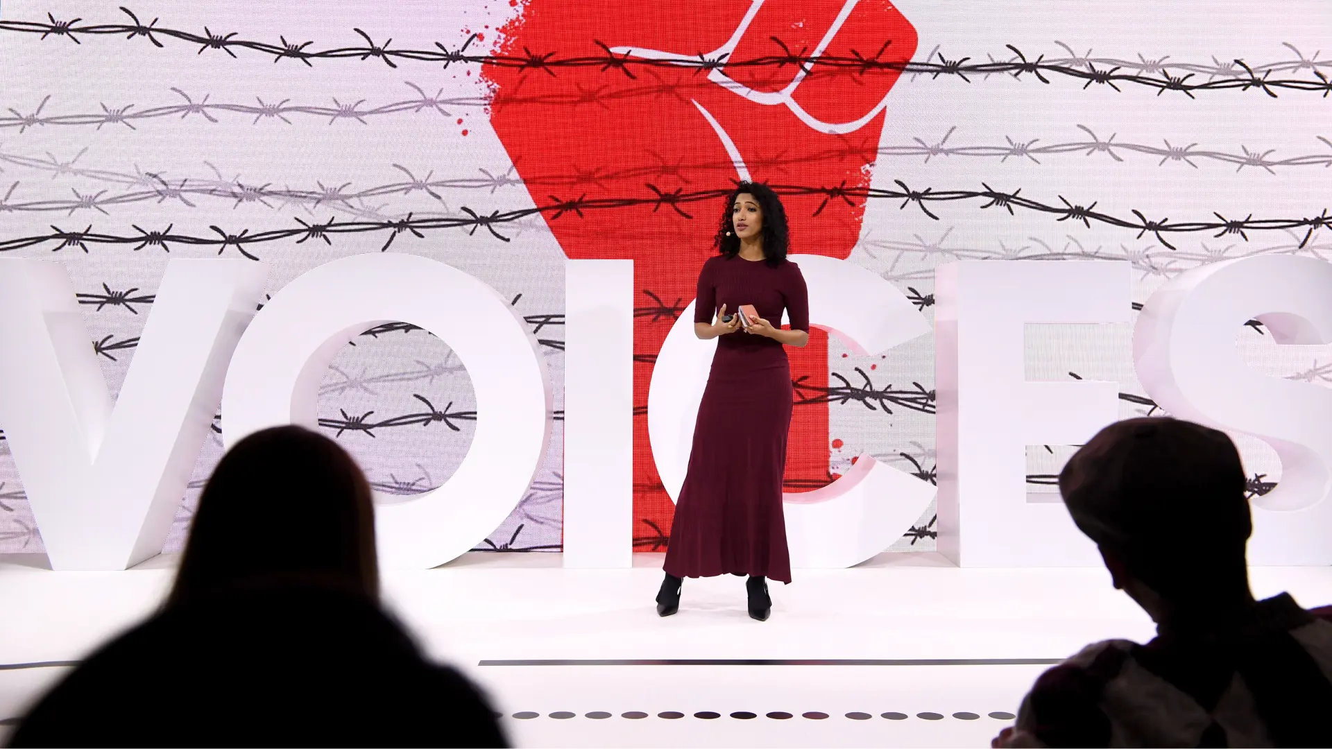 Trisha SHETTY - <p>Trisha Shetty est une militante mondiale des droits humains, avocate et experte en égalité des genres, reconnue pour transformer des idées audacieuses en actions concrètes qui changent des vies. Fondatrice de SheSays et Présidente du Conseil d’orientation du Paris Peace Forum, elle inspire et connecte des audiences internationales et européennes pour catalyser le changement.<strong><br></strong></p>