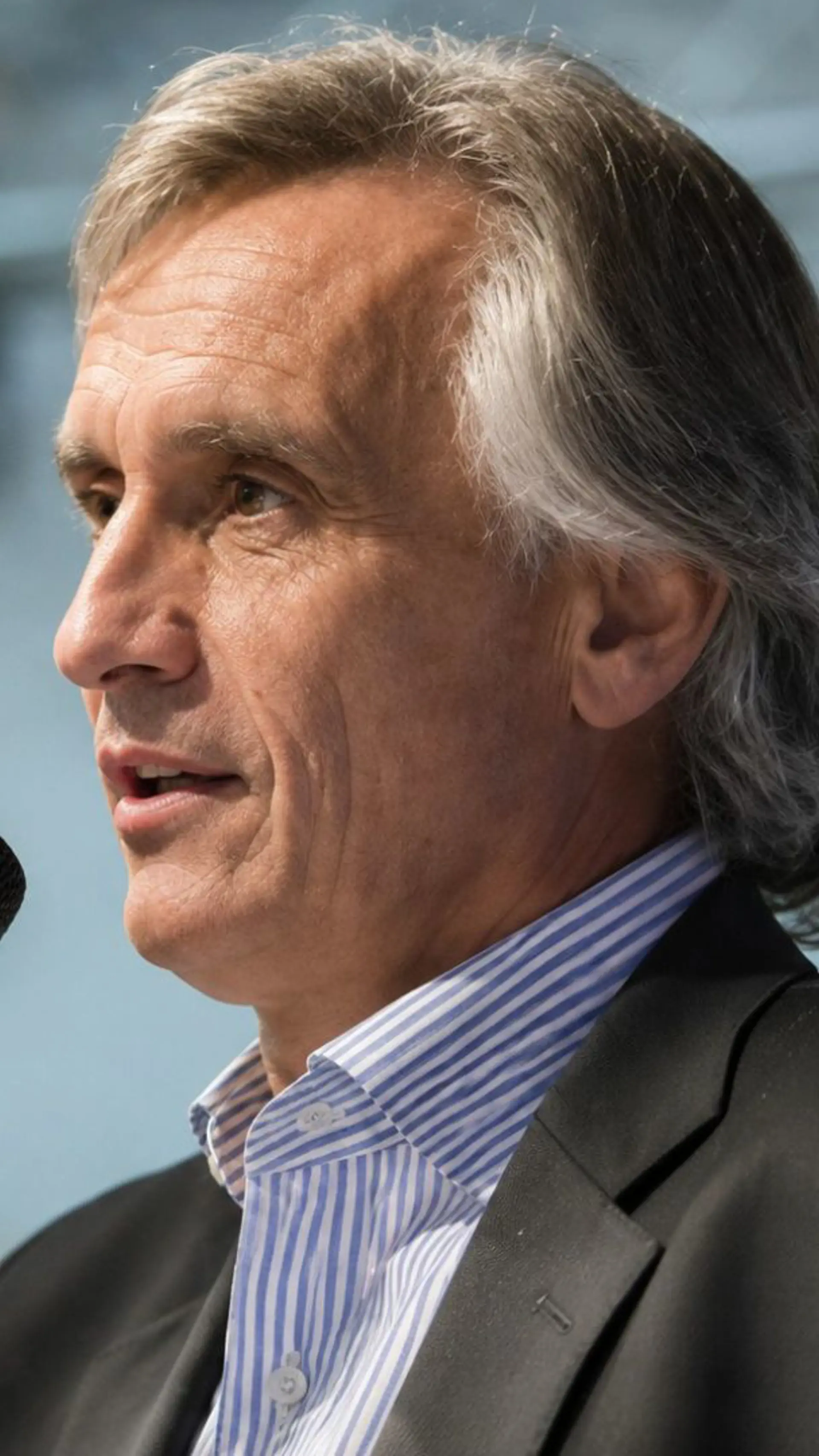 Charles Hedrich - <p data-start="395" data-end="570">Aventurier et conférencier, Charles Hedrich transforme ses exploits extrêmes en leçons concrètes de résilience, de volonté et de dépassement de soi.</p>
