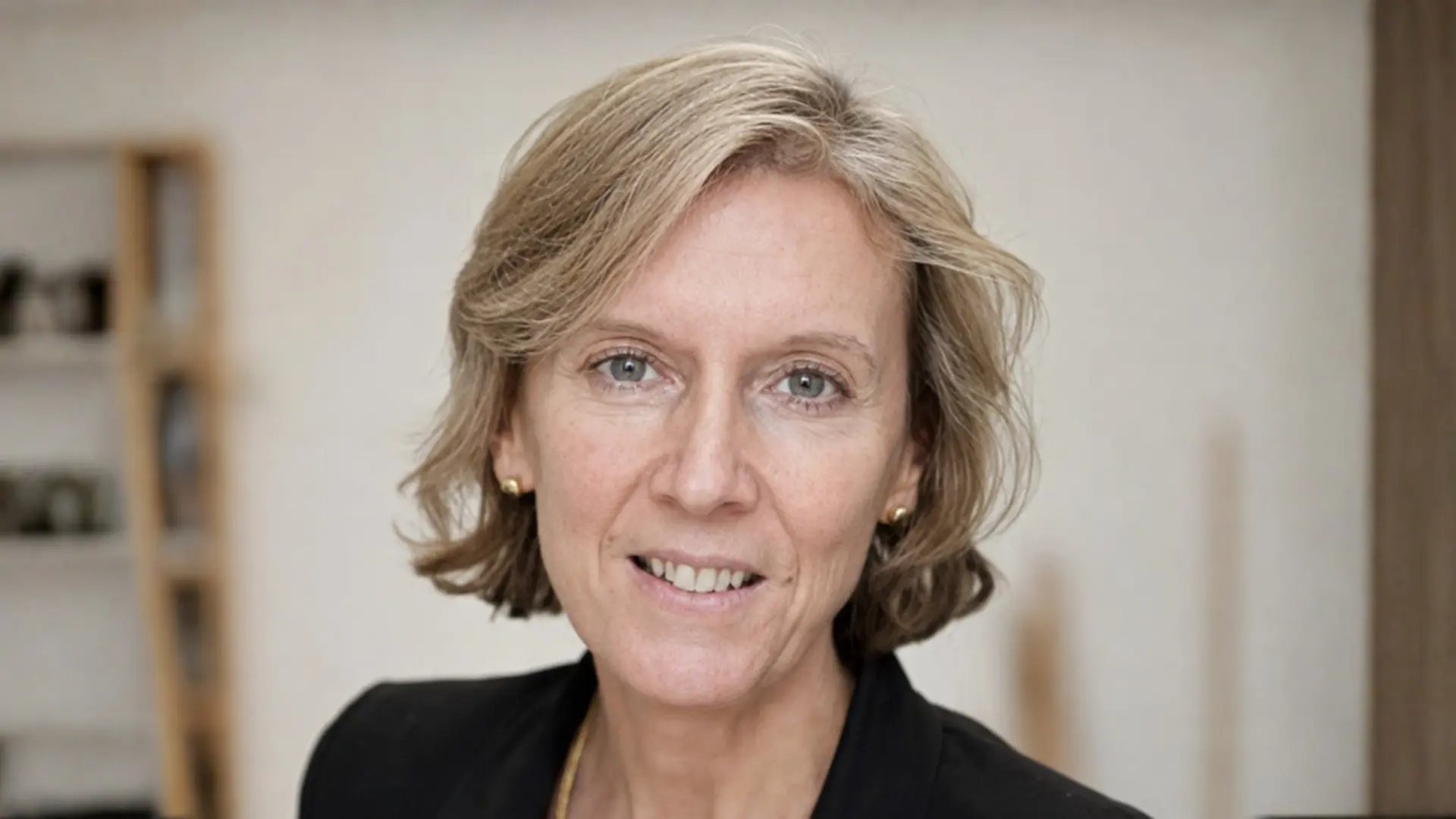 Sophie Backer - <p>Sophie Backer transforme les enjeux de communication en stratégies claires pour renforcer la prise de parole, le management et la présence médiatique.</p>