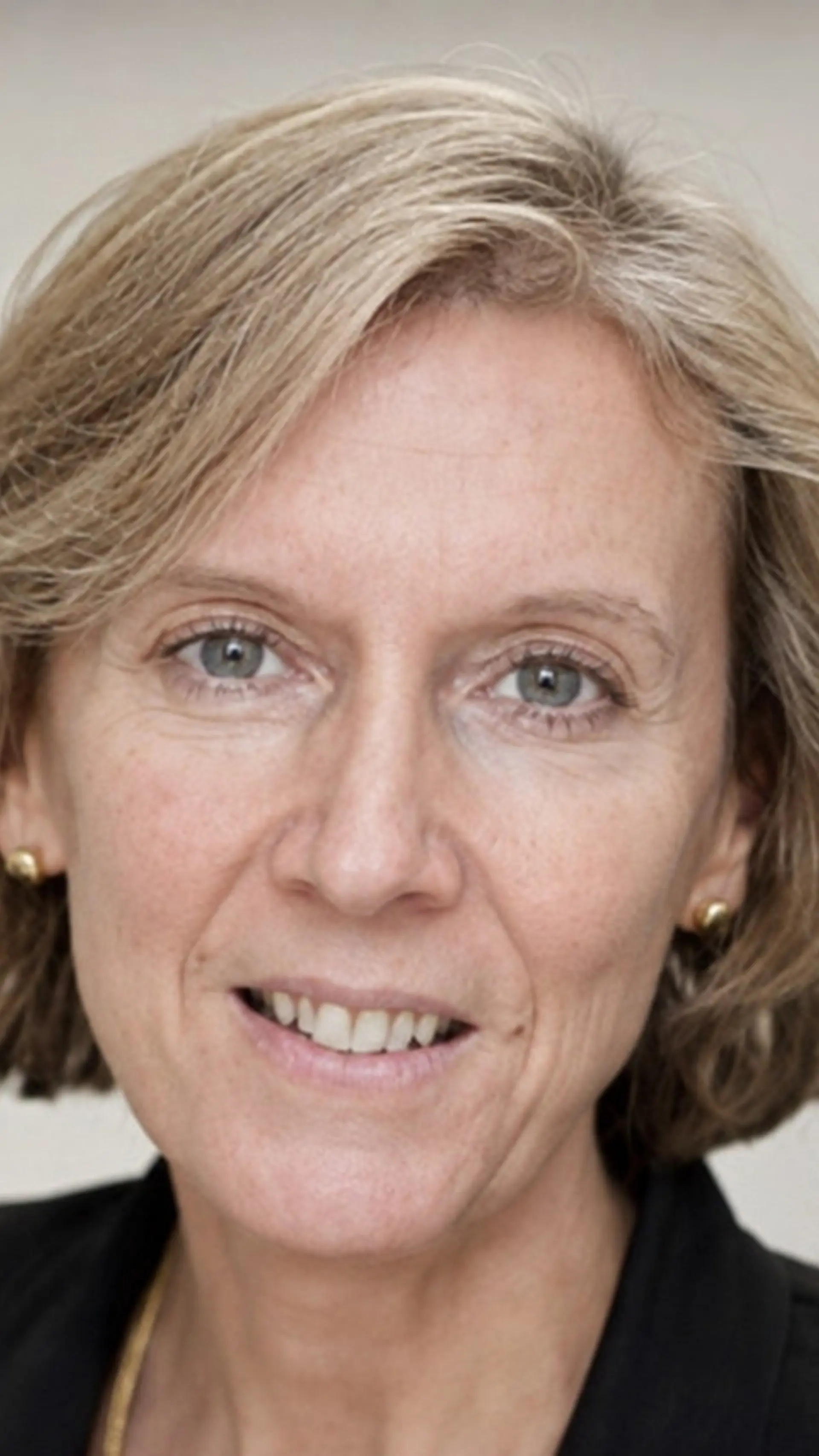 Sophie Backer - <p>Sophie Backer transforme les enjeux de communication en stratégies claires pour renforcer la prise de parole, le management et la présence médiatique.</p>