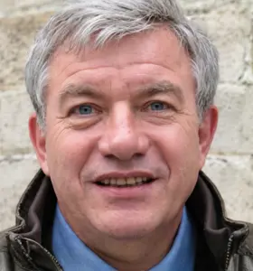 Daniel Ollivier - Daniel Ollivier accompagne les entreprises dans leurs innovations managériales avec une approche pragmatique, concrète et inspirante.
&nbsp;