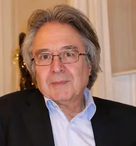 Christian Gatard - 



Christian Gatard décrypte les tendances émergentes et les mutations sociétales pour éclairer les décisions et mieux anticiper l’avenir.




