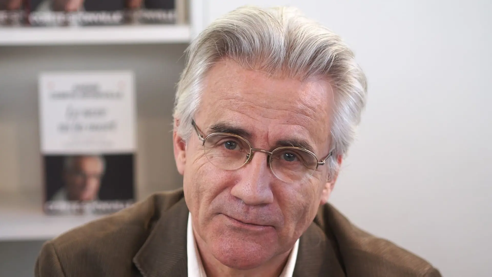 André