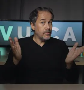 Benjamin Chaminade - 



Benjamin Chaminade, conférencier expert en innovation et leadership, inspire et accompagne les entreprises à anticiper le futur et à s'adapter au changement.



