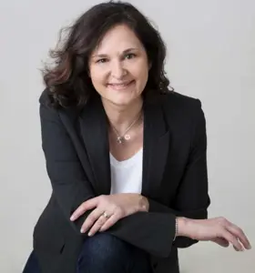 Elodie Loing - Elodie Loing, conférencière spécialisée en leadership féminin, promeut l'inclusion et l'égalité des genres en entreprise. Elle inspire à travers des interventions qui encouragent l'autonomisation des femmes et la diversité dans les environnements professionnels.