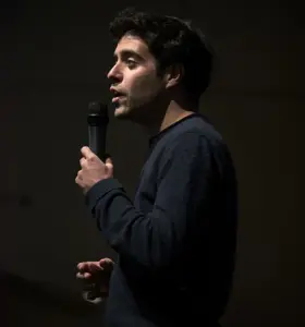 Kévin Vavasseur - Expert en éloquence, Kévin Vavasseur aide vos équipes à communiquer avec confiance et à collaborer efficacement.