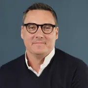 Emmanuel Dollé - <p>Entrepreneur IA et ancien dirigeant chez Google, Meta et Renault, Emmanuel Dollé éclaire les transformations qui façonnent les entreprises.</p>