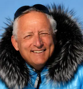 Bernard Voyer - Explorateur et conférencier, Bernard Voyer partage les leçons des environnements les plus extrêmes pour inspirer l'action et la résilience.