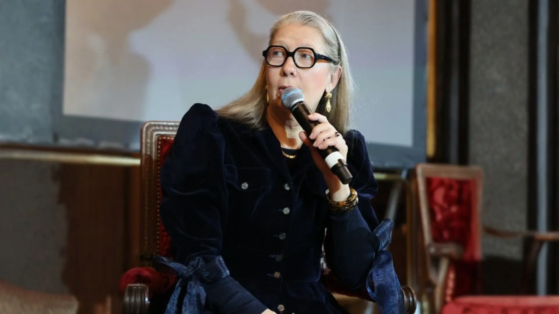Clarisse Angelier - <p>Clarisse Angelier, conférencière experte en innovation et R&amp;D, aide les entreprises à développer des stratégies innovantes pour rester compétitives.</p>