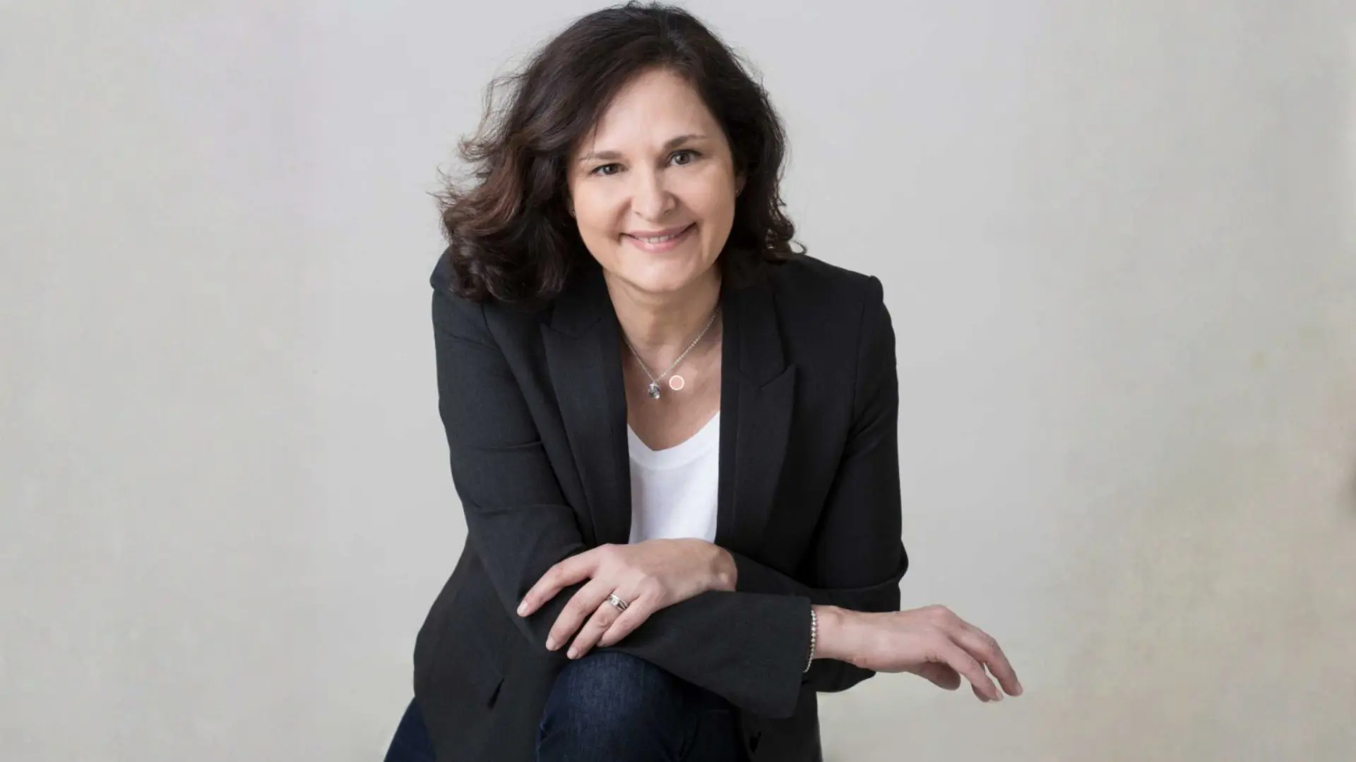 Elodie Loing - <p>Elodie Loing, conférencière spécialisée en leadership féminin, promeut l'inclusion et l'égalité des genres en entreprise. Elle inspire à travers des interventions qui encouragent l'autonomisation des femmes et la diversité dans les environnements professionnels.</p>