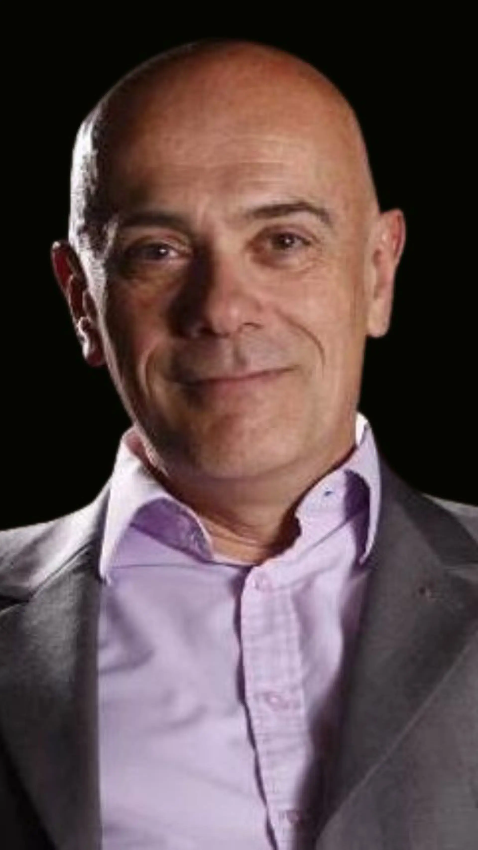 Philippe Gabilliet - <div class="flex max-w-full flex-col flex-grow">
<div class="min-h-[20px] text-message flex w-full flex-col items-end gap-2 whitespace-pre-wrap break-words [.text-message+&amp;]:mt-5 overflow-x-auto" data-message-author-role="assistant" data-message-id="b65e2b59-f6fd-464f-bb48-91eb08a70228">
<div class="flex w-full flex-col gap-1 empty:hidden first:pt-[3px]">
<div class="markdown prose w-full break-words dark:prose-invert light">
<p>Philippe Gabilliet, conférencier expert en leadership et optimisme, inspire les entreprises à cultiver la chance et la résilience pour réussir.</p>
</div>
</div>
</div>
</div>