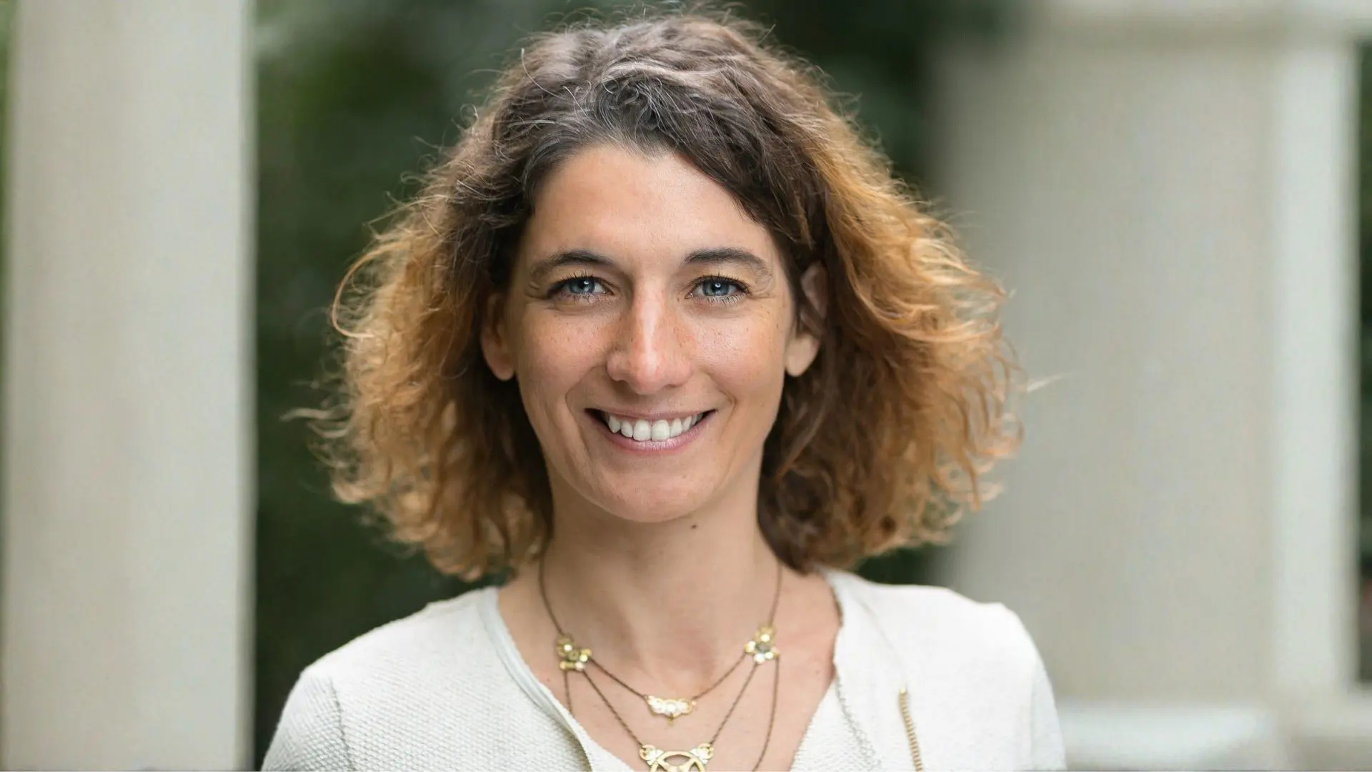 Caroline Loisel - <p class="isSelectedEnd">Caroline Loisel associe innovation et développement durable pour aider les organisations à construire des stratégies responsables et concrètes.</p>