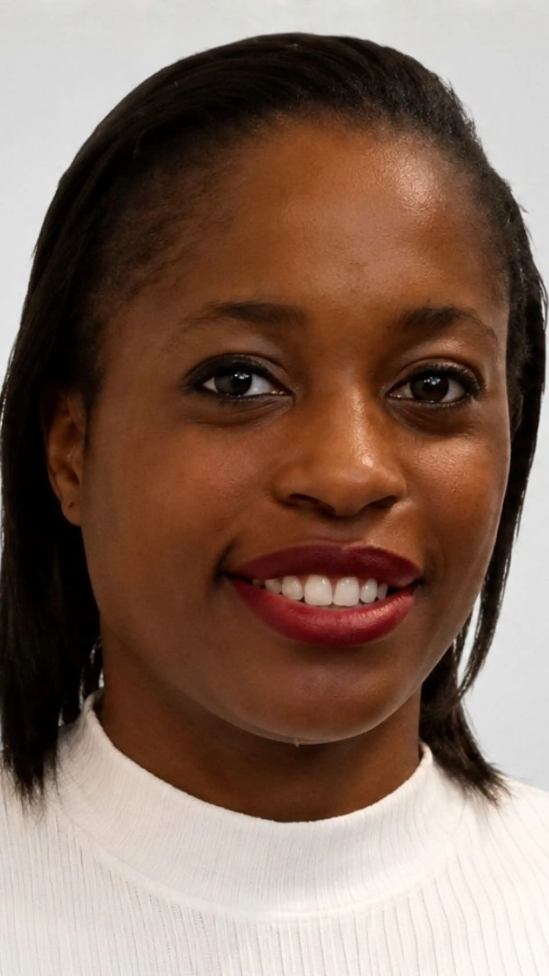 Cynthia-Laure Etom - <p class="isSelectedEnd">Experte en communication, image et diversité, Cynthia-Laure Etom fait de l’inclusion un levier concret de cohésion en entreprise.</p>