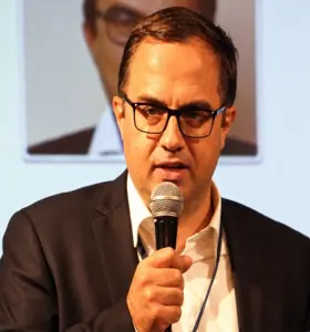 Cyril Bladier - 



Cyril Bladier partage des stratégies concrètes en marketing digital et réseaux sociaux pour renforcer visibilité, engagement et performance.



