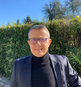 Laurent Caillard - Laurent Caillard, conférencier expert en transformation digitale, aide les entreprises à adopter les nouvelles technologies pour réussir dans l'ère numérique.