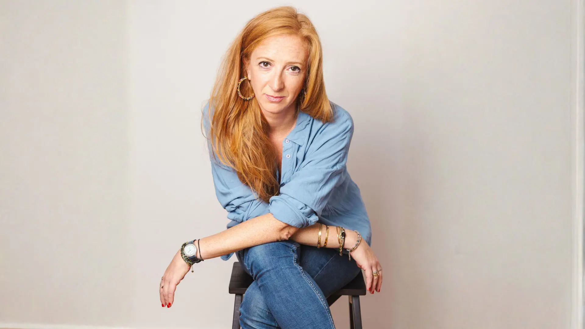 Camille Perlès - <p>Camille Perlès explore avec humour et science les ressorts du bonheur, de l’optimisme, de la motivation et de l’épanouissement au travail.</p>