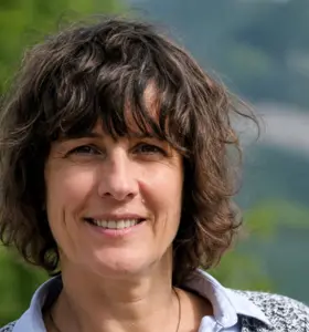 Catherine Destivelle - 



Alpiniste d’exception, Catherine Destivelle transforme ses aventures extrêmes en leçons fortes de courage, de résilience et de dépassement de soi.



