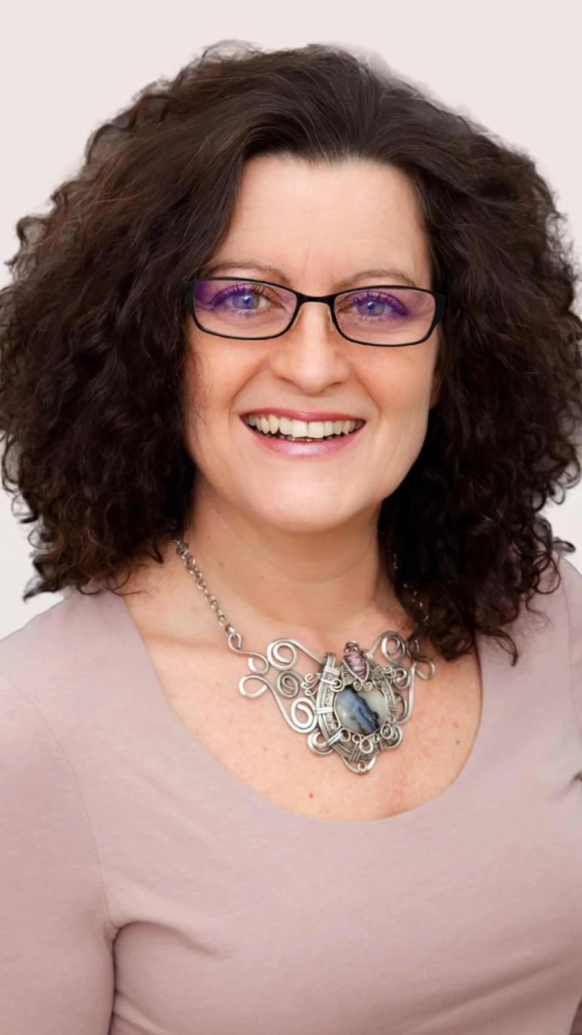 Anita Sauvage - <p data-start="432" data-end="576">Experte en coaching exécutif, leadership et transformation organisationnelle, Anita Sauvage aide les organisations à évoluer avec confiance.</p>