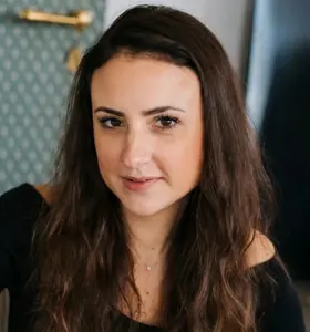 Chiara Condi - Chiara Condi explore le leadership féminin, l’entrepreneuriat et le pouvoir économique des femmes pour faire évoluer les organisations.