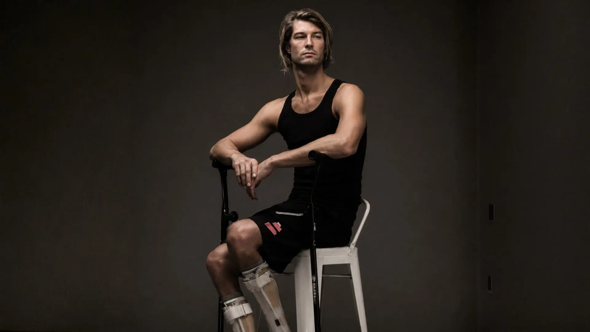 Axel Allétru - <div class="flex max-w-full flex-col flex-grow">
<div class="min-h-[20px] text-message flex w-full flex-col items-end gap-2 whitespace-pre-wrap break-words [.text-message+&amp;]:mt-5 overflow-x-auto" data-message-author-role="assistant" data-message-id="766a943d-5c17-42ee-960e-d92c5fd1aed2">
<div class="flex w-full flex-col gap-1 empty:hidden first:pt-[3px]">
<div class="markdown prose w-full break-words dark:prose-invert light">
<p>Champion devenu athlète paralympique, Axel Allétru inspire par son parcours de résilience, de courage et de dépassement de soi.</p>
</div>
</div>
</div>
</div>