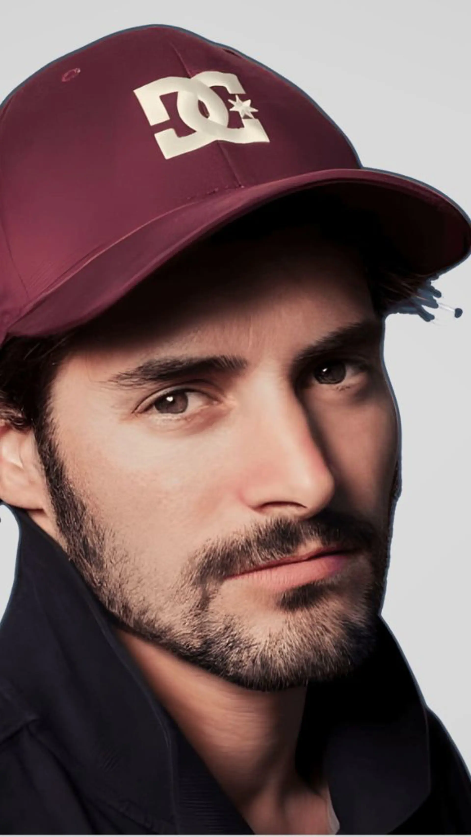 Charles Pagès - <p>Ancien pilote de Motocross Freestyle Top 5 mondial, Charles Pagès transforme son parcours hors norme en une leçon de résilience et de dépassement.</p>