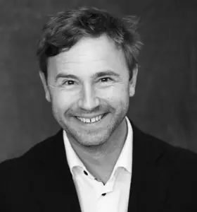 Julien S. Bourrelle - Julien S. Bourrelle, spécialiste de la communication interculturelle, aide à&nbsp;comprendre et à naviguer les différences culturelles dans un monde globalisé.