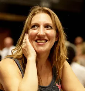 Vanessa Hellebuyck - Championne du monde de poker, Vanessa Hellebuyck transforme l’observation, l’intelligence émotionnelle et l’empathie en leviers professionnels.