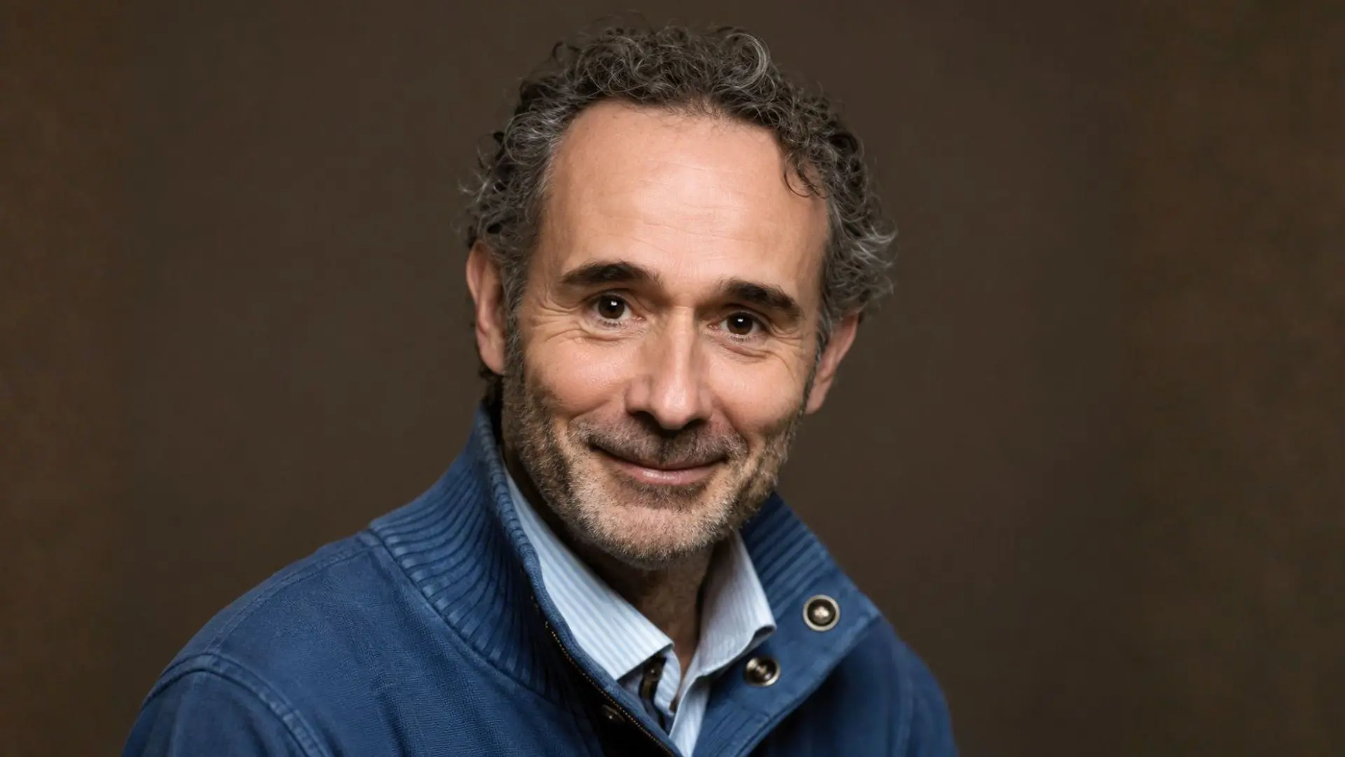 Arnaud Riou - <div class="flex max-w-full flex-col flex-grow">
<div class="min-h-[20px] text-message flex w-full flex-col items-end gap-2 whitespace-pre-wrap break-words [.text-message+&amp;]:mt-5 overflow-x-auto" data-message-author-role="assistant" data-message-id="995be5ca-05cd-4e34-99b9-80d64efb5502">
<div class="flex w-full flex-col gap-1 empty:hidden first:pt-[3px]">
<div class="markdown prose w-full break-words dark:prose-invert light">
<p>Arnaud Riou inspire chacun à développer son potentiel grâce à des conférences sur le leadership, le changement et la gestion du stress.</p>
</div>
</div>
</div>
</div>
