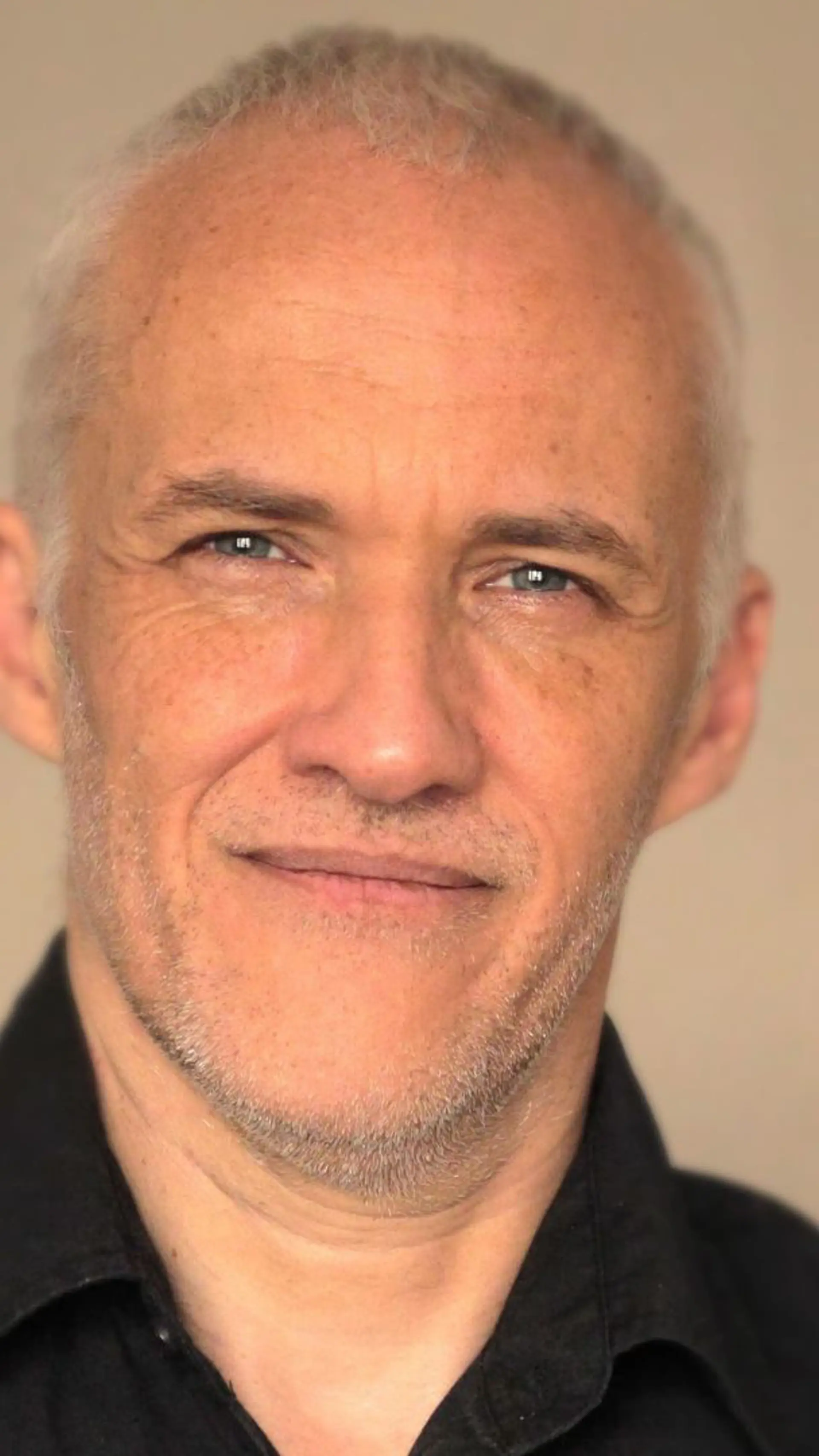 Boris Lelong - <p>Anthropologue et pilote d’aventures collectives, Boris Lelong éclaire nos façons de coopérer, d’agir ensemble et d’habiter le monde.</p>