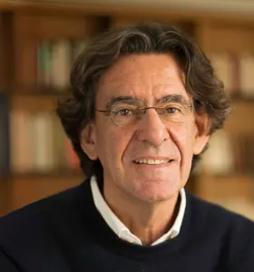 Luc Ferry - Luc Ferry, conférencier renommé, est un philosophe et ancien ministre, reconnu pour ses analyses sur la politique, l'éthique et la société contemporaine.