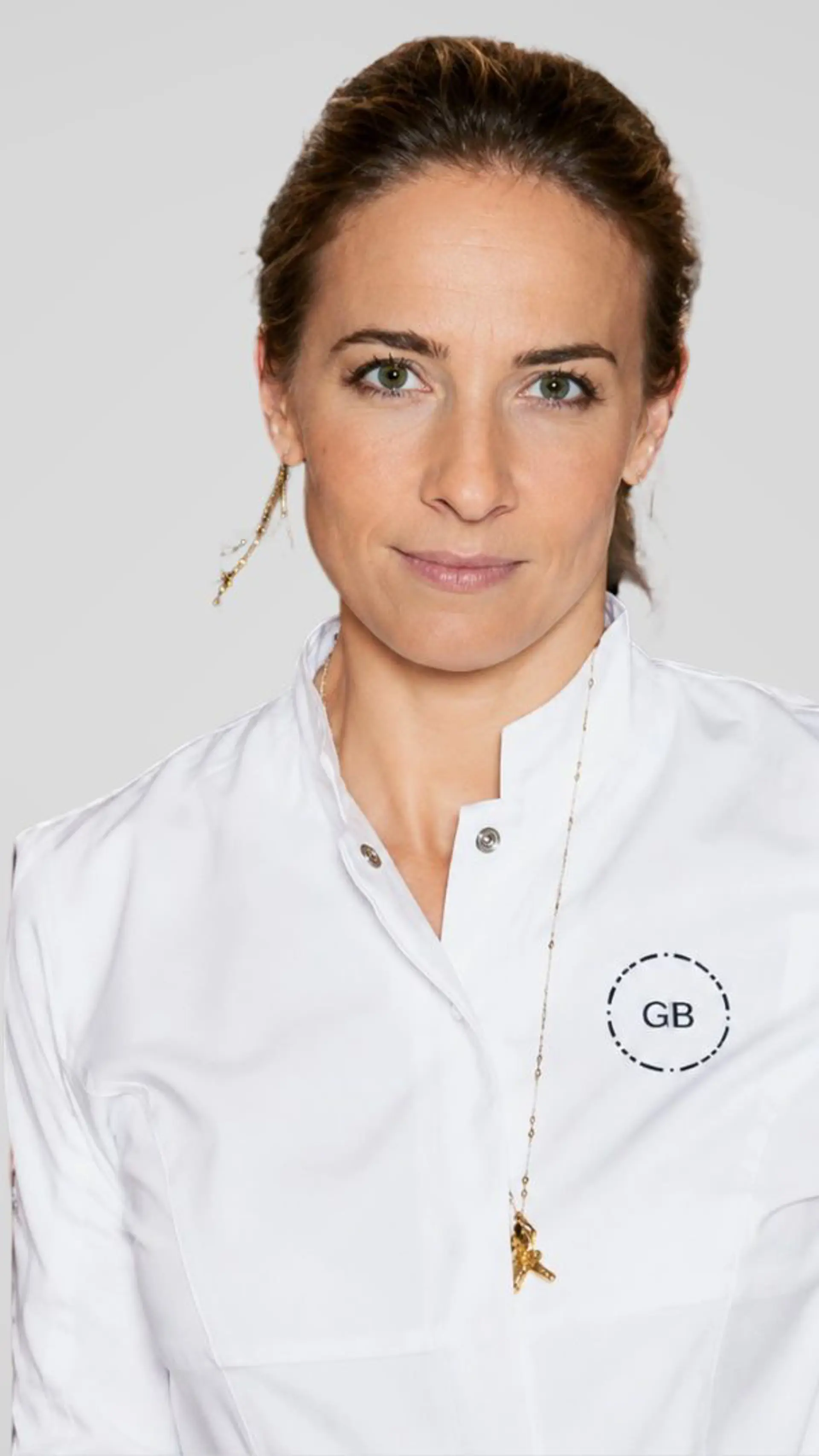 Amandine Chaignot - <div class="flex max-w-full flex-col flex-grow">
<div class="min-h-[20px] text-message flex w-full flex-col items-end gap-2 whitespace-pre-wrap break-words [.text-message+&amp;]:mt-5 overflow-x-auto" data-message-author-role="assistant" data-message-id="b8ebd1c3-b8e4-4471-8188-3bd59cef1e91">
<div class="flex w-full flex-col gap-1 empty:hidden first:pt-[3px]">
<div class="markdown prose w-full break-words dark:prose-invert light">
<p class="isSelectedEnd">Cheffe étoilée, Amandine Chaignot partage une vision inspirante du leadership, de la créativité et de l'excellence à travers son parcours.</p>
</div>
</div>
</div>
</div>