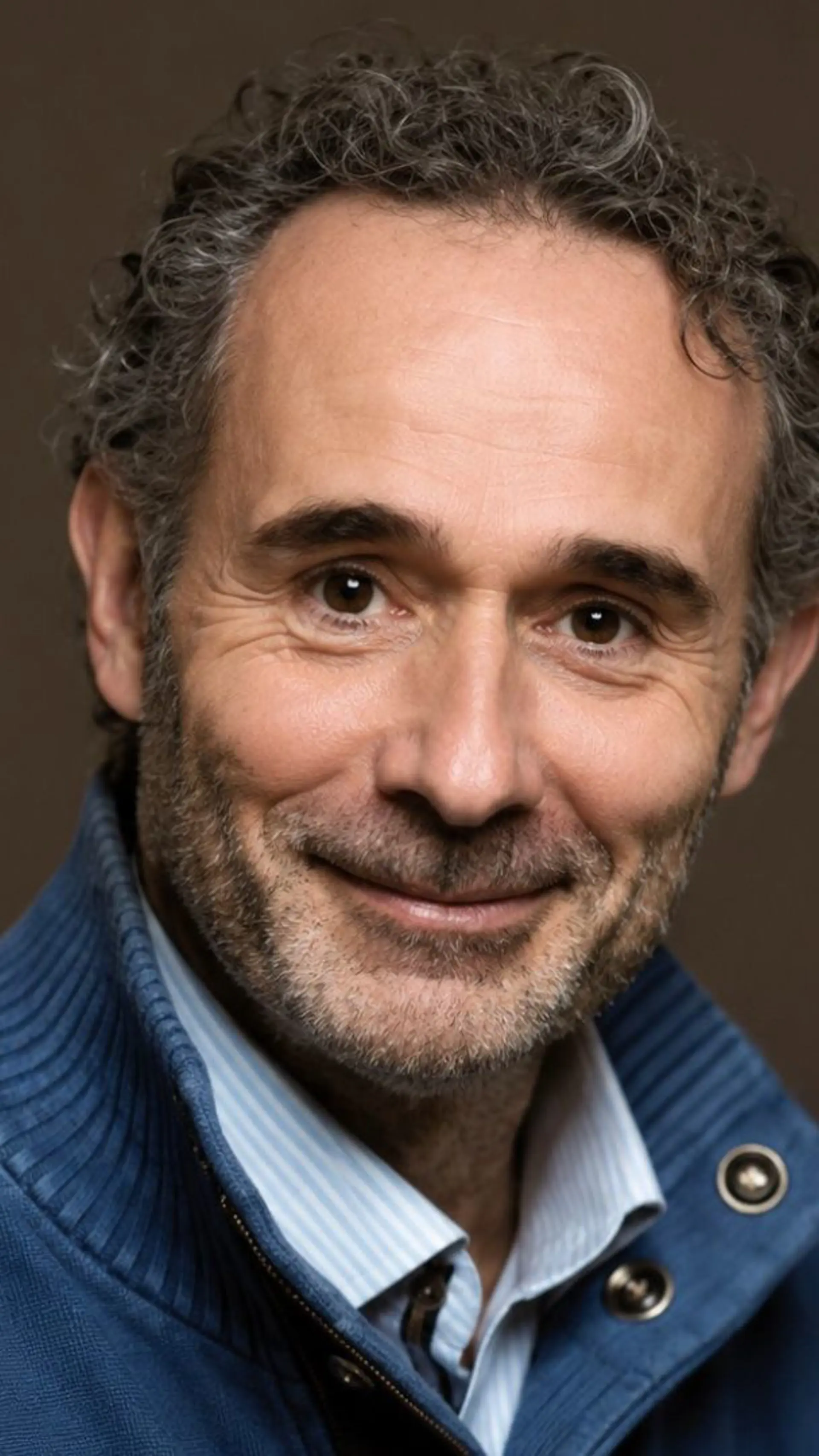 Arnaud Riou - <div class="flex max-w-full flex-col flex-grow">
<div class="min-h-[20px] text-message flex w-full flex-col items-end gap-2 whitespace-pre-wrap break-words [.text-message+&amp;]:mt-5 overflow-x-auto" data-message-author-role="assistant" data-message-id="995be5ca-05cd-4e34-99b9-80d64efb5502">
<div class="flex w-full flex-col gap-1 empty:hidden first:pt-[3px]">
<div class="markdown prose w-full break-words dark:prose-invert light">
<p>Arnaud Riou inspire chacun à développer son potentiel grâce à des conférences sur le leadership, le changement et la gestion du stress.</p>
</div>
</div>
</div>
</div>